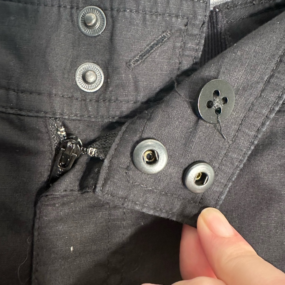 Lauren Ralph Lauren Active black utility pants. - Picture 3 of 5